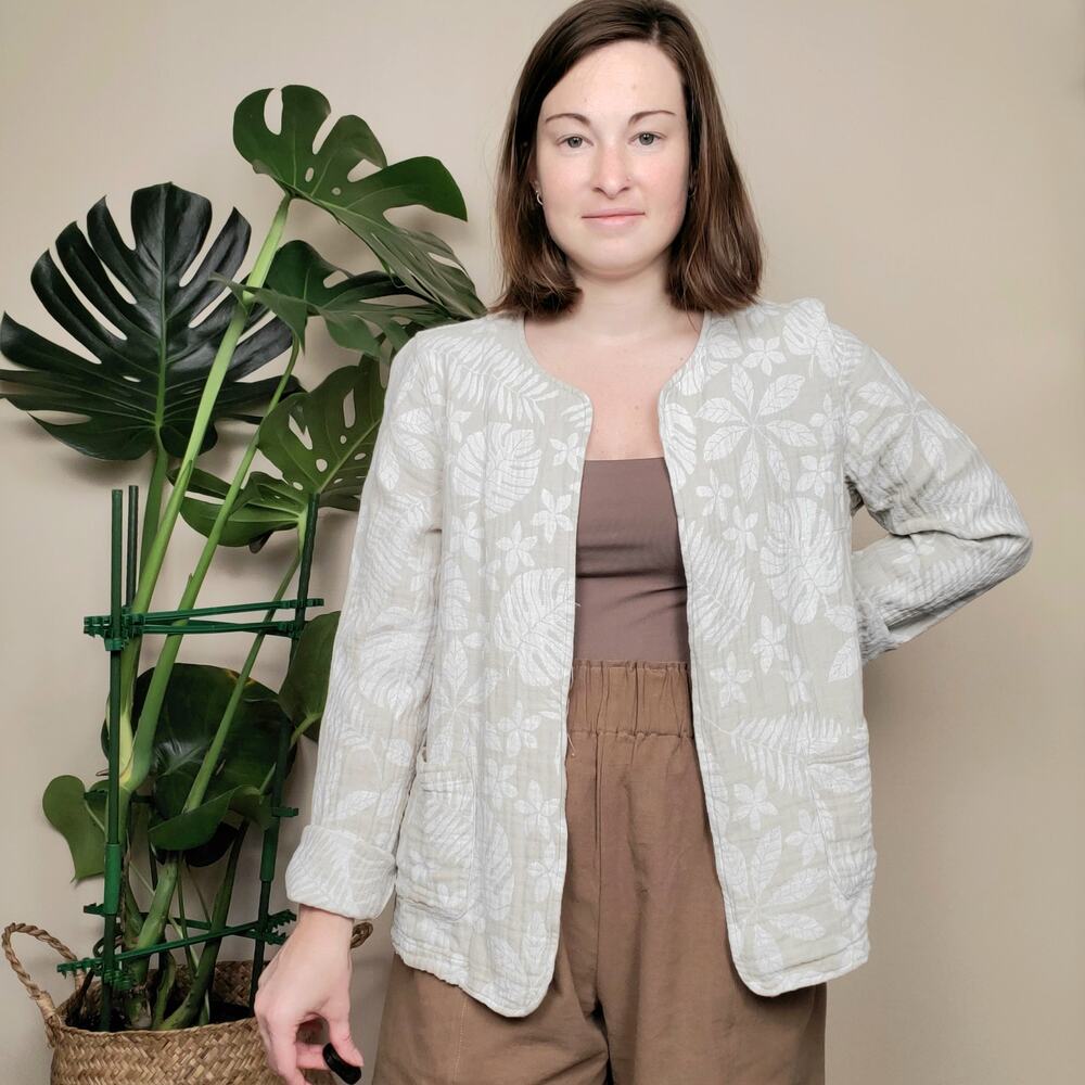 Tahari Leaf Print Gauze Coatigan Tan White Large